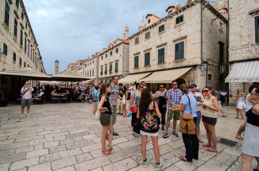 1.5-Hour Walking Tour of Dubrovnik's Old Town - Finding the Group by Pile Square and Amerling Fountain