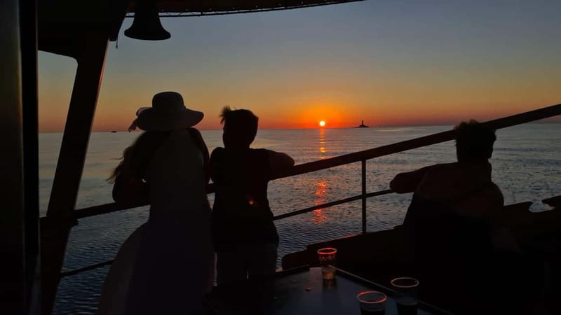 3hours Dolphin Sunset watching with unlimited drinks +dinner - Key points to know before you go