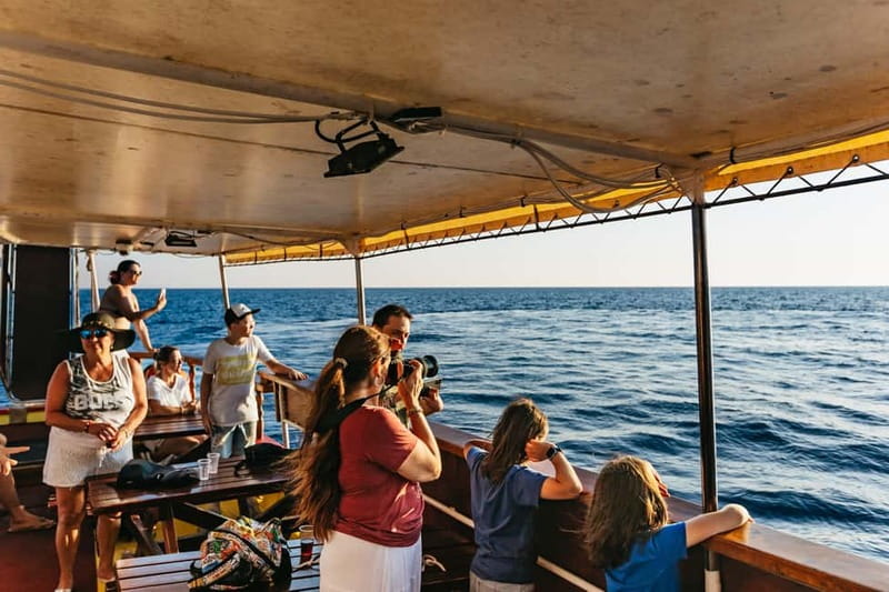 3hours Dolphin Sunset watching with unlimited drinks +dinner - Sunset hours on the water: expect changing colors, not one fixed look