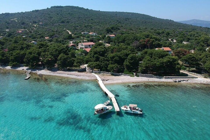 Adriatica Tour ( Blue Lagoon and Solta) from Trogir or Split - Maslinica on Šolta: morning coffee and a calmer island vibe