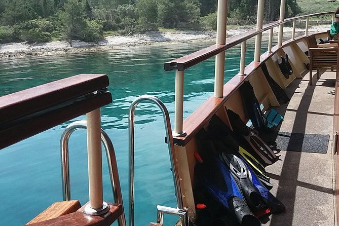 All Inclusive Brac and Solta islands swimming cruise - Meeting at Split Port, finding Polaris at Dock 7, and what to expect on board