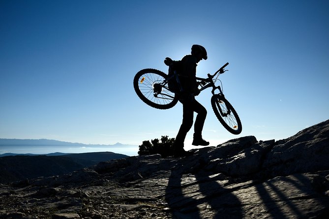 Biking Vidova - Skrip & museum of olive oil - Splitska - Postira - The one drawback to plan around