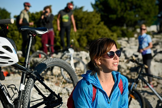 Biking Vidova - Skrip & museum of olive oil - Splitska - Postira - Vidova Gora stop: views, pine shade, and a controlled descent