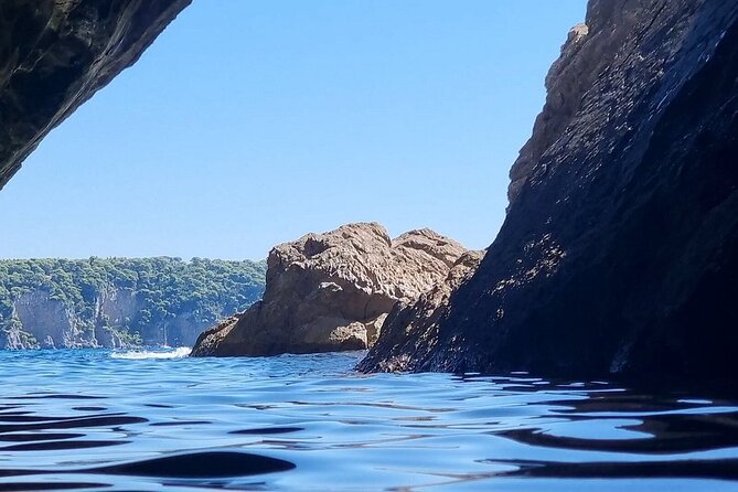 Blue and Green Cave Tour from Dubrovnik,private speed boats - The Koločep leg: quick boat access to the cave side
