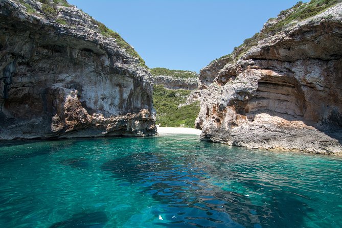 Blue Cave and Hvar 5 Islands speedboat tour | from Split&Trogir - Bisevo and the Blue Cave: The Main Event