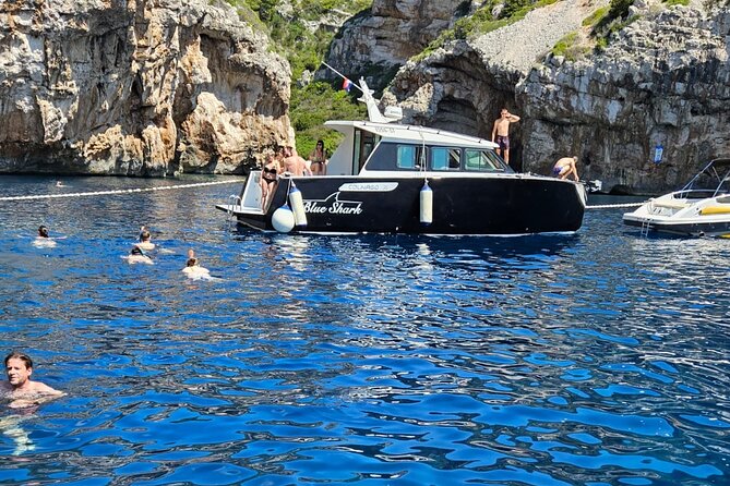 Blue cave and Hvar - 5 Islands speedboat tour from Split - Getting to Blue Shark and setting expectations for the ride