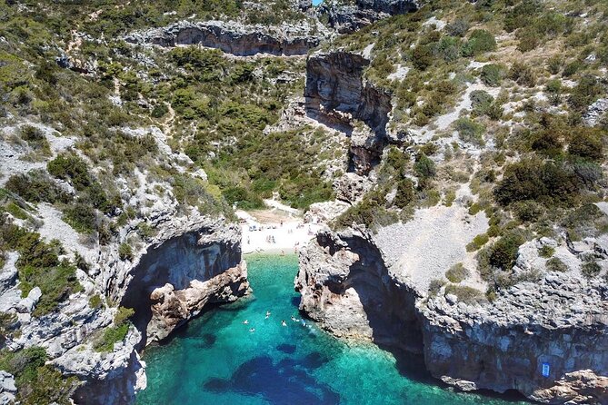 Blue Cave and Hvar Boat Tour: Small-Group from Split or Brac - On-board comfort and the Wi-Fi question