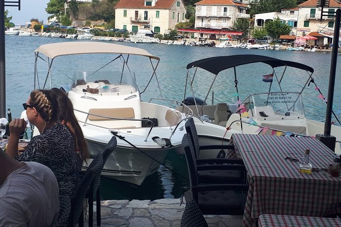 Blue Cave and Hvar island - five island tour from Split - Guides and boat crew, why the day feels smoother
