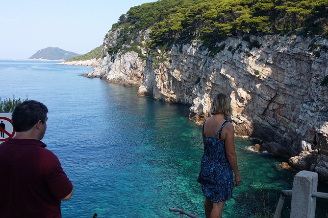 BLUE CAVE&GREEN CAVES /ŠUNJ beach Speedboat tour- WITH DRINKS - Drinks on Board: What’s Included and What Adults Should Expect