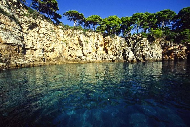 BLUE CAVE&GREEN CAVES /ŠUNJ beach Speedboat tour- WITH DRINKS - Who This Tour Fits Best (And Who Might Skip It)