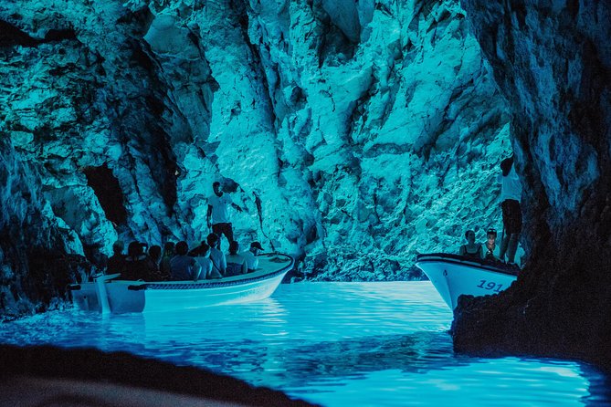 Blue cave, Mamma Mia and Hvar, 5 islands speedboat tour - A speedboat day that trades comfort for access