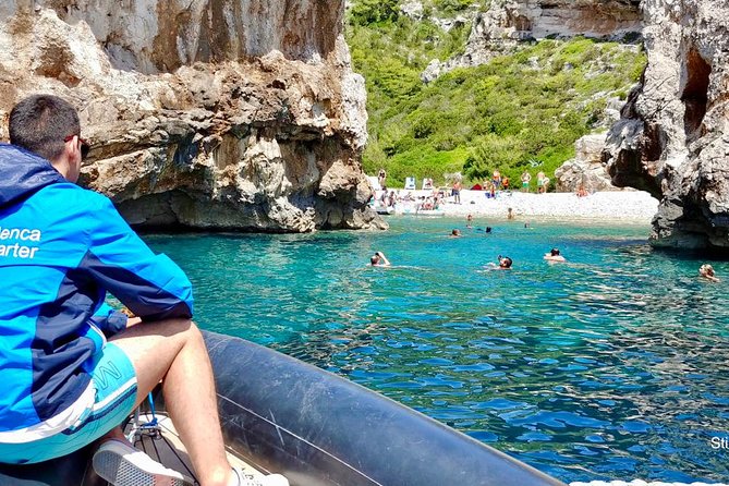 Blue cave, Mamma Mia and Hvar, 5 islands speedboat tour - Stiniva Cove: the short swim, the memorable trick