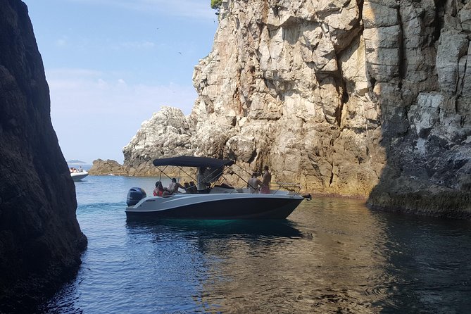 Blue & Green cave,Šunj beach - with drinks small group speedboat - Snorkeling gear, drinks, and staying hydrated
