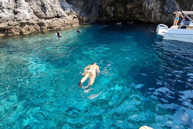 Blue & Green cave,Šunj beach - with drinks small group speedboat - How the 4-hour timing works, with breathing room
