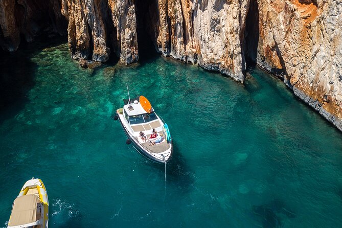 Blue & Green cave tour with yacht from town Hvar - Pakleni Islands and Palmižana Bay: Swims, Beaches, and Sea Views