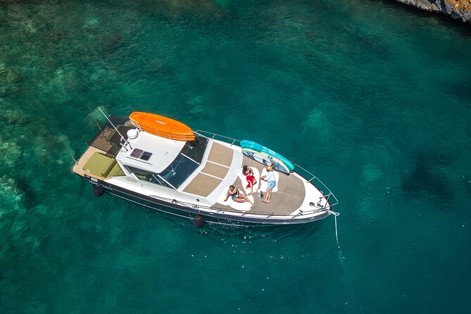 Blue & Green cave tour with yacht from town Hvar - Stop 1 on the Route: Port of Hvar and the First Cruising Hour