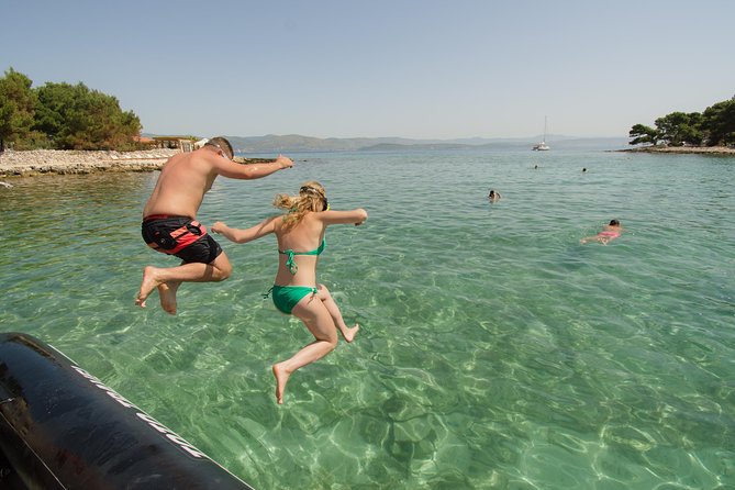 Blue Lagoon & 3 Islands Small-Group Speedboat Tour - Maslinica on Šolta: A Fishing Village Stop That Works Better Than It Looks