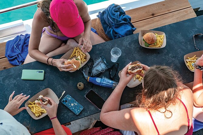 Blue Lagoon and 3 Island Boat Tour with Food and Drinks Included - Meeting point at Split Riva: how to avoid the first stress