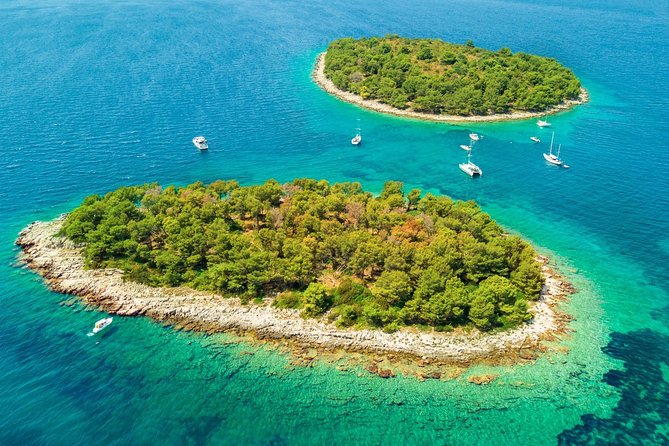 Blue Lagoon & Maslinica half day tour from Trogir - Maslinica village: the calm finish with waterfront charm