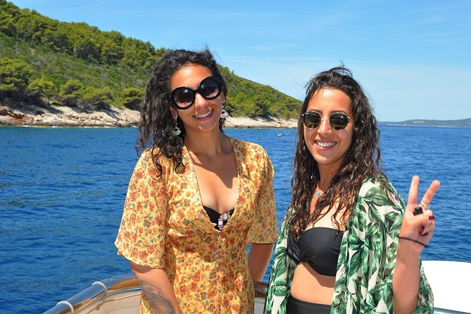 Blue Lagoon Private Tour from Trogir - LUNCH IN THE RESTAURANT INCLUDED - The sea part: welcome drink, passing islands, and relaxed timing