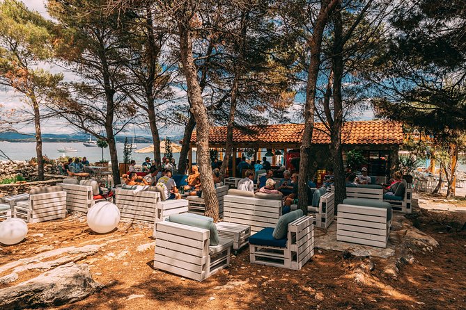Blue Lagoon Private Tour from Trogir - LUNCH IN THE RESTAURANT INCLUDED - Price and value: what you are paying for, and what to watch