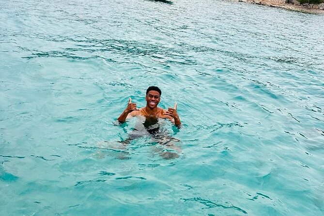 Blue Lagoon Tour from Split with Bottled Water and Wine Included - How the crew actually helps: photos, sunscreen, and quick fixes
