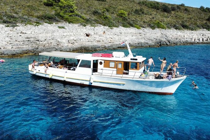 Boat Tour at Delfina Hvar - Drinks Rules and the Bottled Water Question