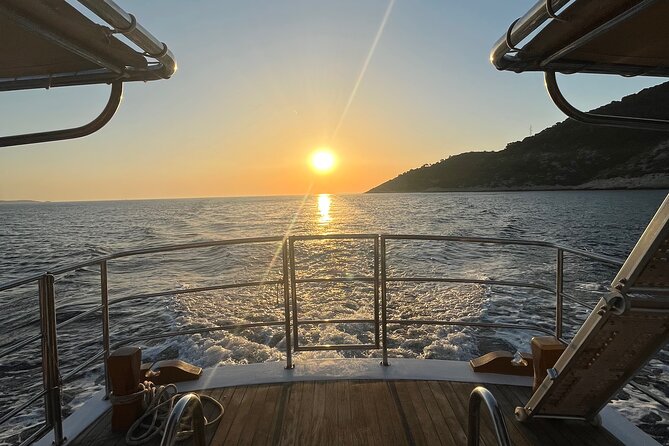 Boat Tour at Delfina Hvar - Comfort, Bathrooms, and WiFi That Actually Help