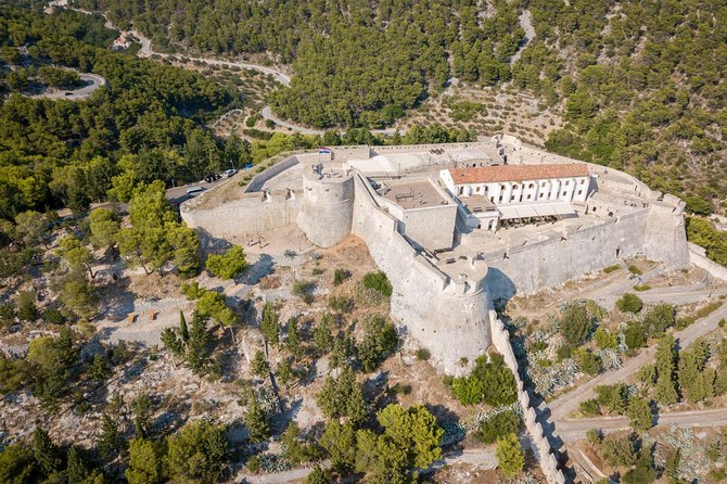 Bol and Hvar Island Private Boat Trip from Split or Trogir - Bol and Zlatni Rat: how to spend 90 minutes on the Golden Horn
