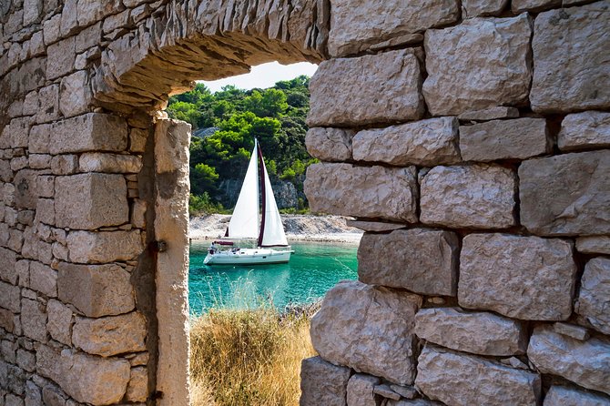 Brac Island One-Day Trip with the Sailboat Nana - Private Tour - Lunch and drinks on board, the reason this tour is a standout