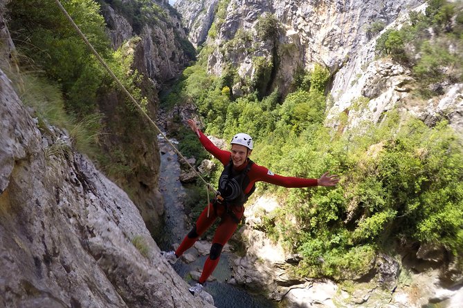 Canyoning advanced on Cetina river from Omiš - Guides you can trust: the human factor on rope and rock