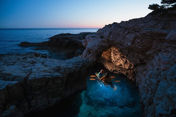 Clear Kayak Glow Night Tour - Paddling the calm bay with a strict guided route