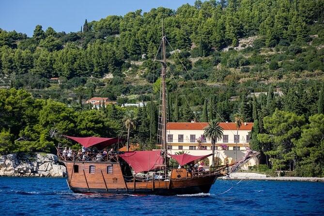 Columbo's Pirate Ship "Santa Maria" - Split Panoramic & Sunset Tour - Timing it right for sunset (and calmer boarding)