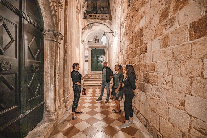 Dark Tales of the Old Town - Practical Tips So You Enjoy It Fully