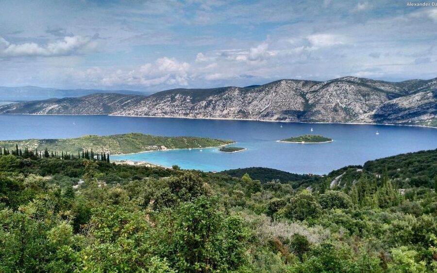 Day Tour from Dubrovnik - Korčula and Pelješac Wine Tasting - Ston: Medieval City Walls, Coffee Time, and the Saltworks Option