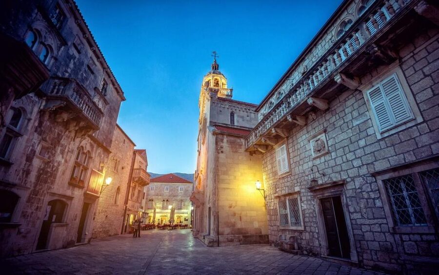 Day Tour from Dubrovnik - Korčula and Pelješac Wine Tasting - Food, Drinks, and Your Lunch Strategy on Korčula