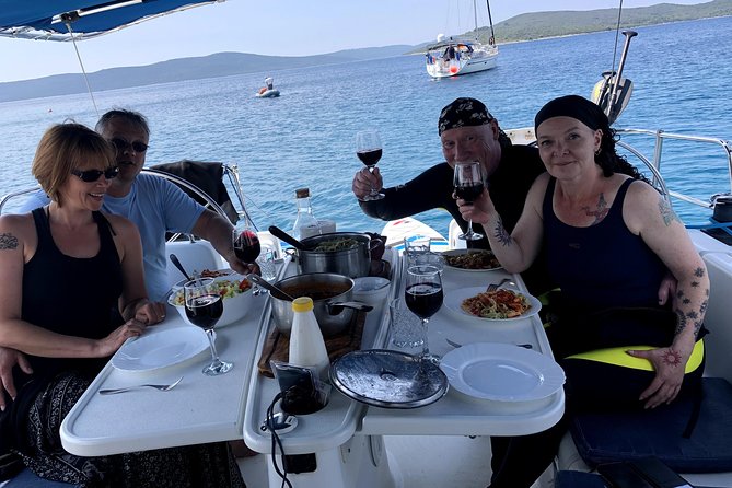 Daysailing & SUP experience - Osljak Island swimming stop: a satisfying finish
