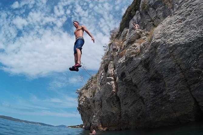 Deep Water Solo and Cliff Jumping Tour in Split - How the climb works, plus where the cliff jumping fits in