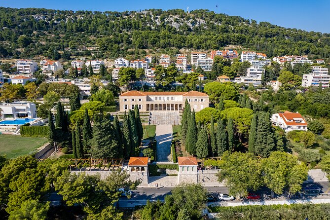 Diocletian's Palace Small Group Tour in Split - The 2-hour small-group format, with smart pacing