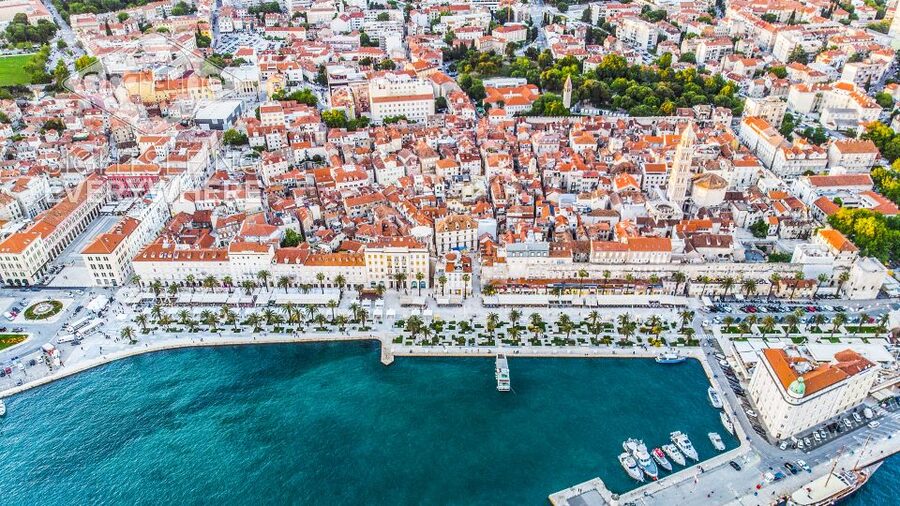 Discover The Old Town Split 1.5h walking Small group tour - Group size and how that changes your experience