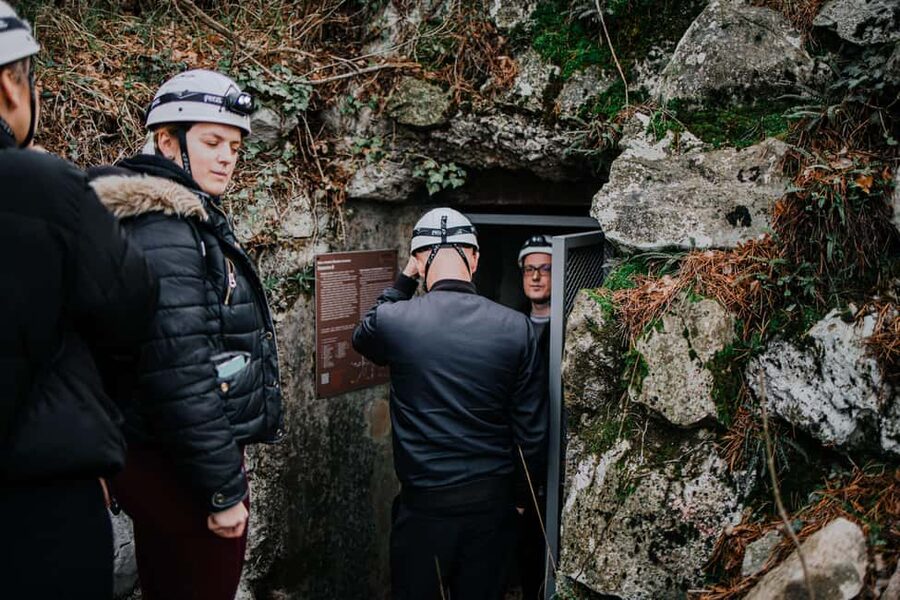 DISCOVERING THE UNKNOWN Extended WW2&UNDERGROUND tour - What to bring so the 14 to 16°C tunnels feel okay