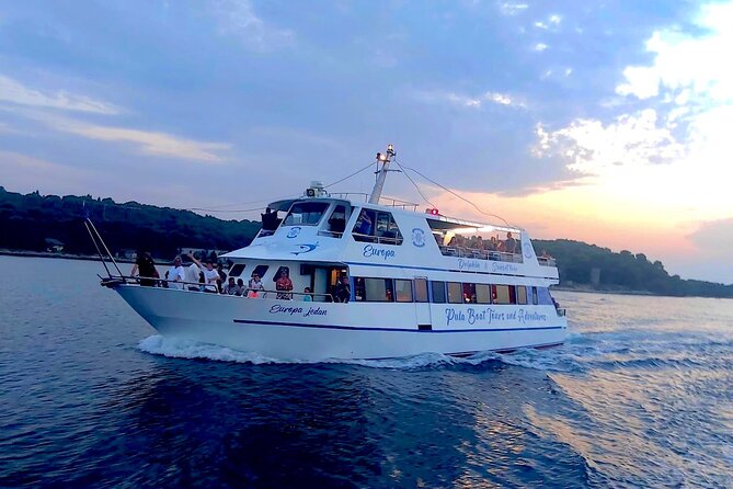 Dolphin Watching & Sunset Boat Tour With Dinner and Drinks - Dinner and drinks: included value, plus the real taste expectations