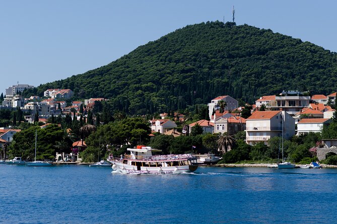 Dubrovnik: 3 Islands Boat Tour with Lunch & drinks(FR, ES, EN) - The panoramic cruise near shore and Trsteno Arboretum
