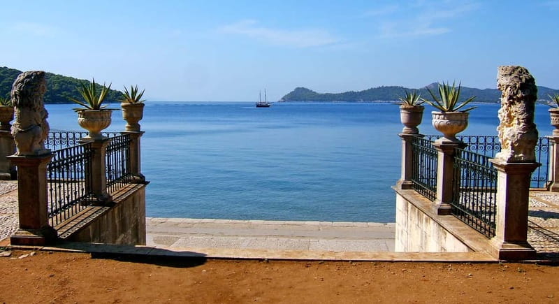 Dubrovnik: 3 Islands Boat Trip with Drinks (FR, ES, IT, EN) - Swimming in the Adriatic: how to turn swim stops into the best moments