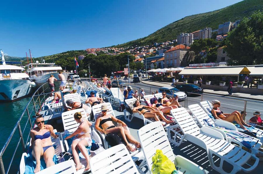 Dubrovnik: 3 Islands Boat Trip with Drinks (FR, ES, IT, EN) - Meeting, boarding, and the boat that makes the day work