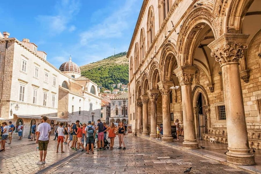 Dubrovnik: City Walls, Old Town Walking Tour & Adriatic View - Cathedral of the Assumption and Jesuit Stairs: where the guide’s storytelling really pays off