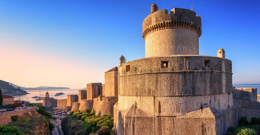 Dubrovnik City Walls Walking Tour - Climbing Into the Main Event: Pile Gate and the Walls