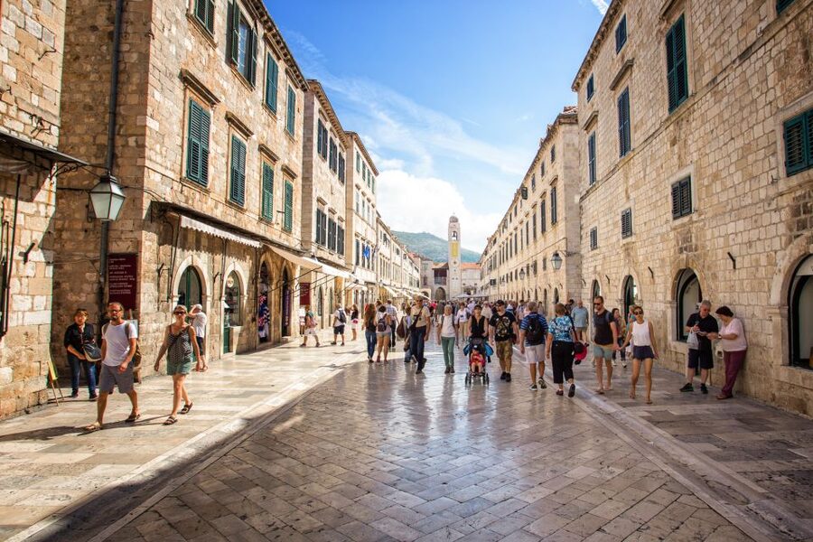 Dubrovnik: Early Bird Walking Tour - The walk begins: Pile Gate to Onofrio’s Fountain, then the first big impressions