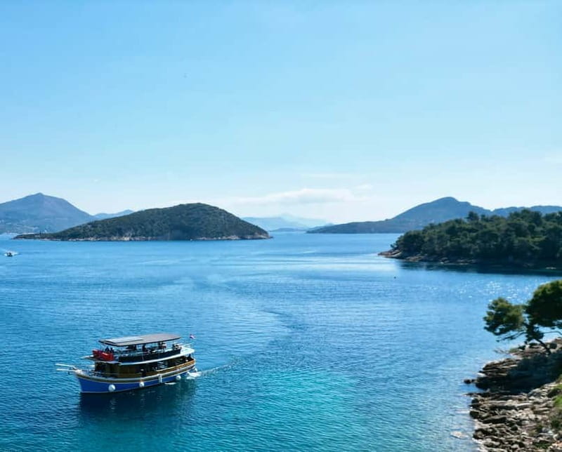 Dubrovnik: Elaphite Islands Cruise with Lunch and Drinks - The onboard rhythm: guide talks, then time to roam