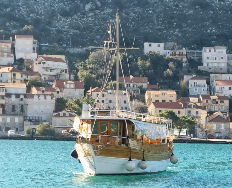 Dubrovnik: Elaphiti Islands Boat Cruise with Lunch & Drinks - Lopud: Best for Feeling Island Life Without Stress